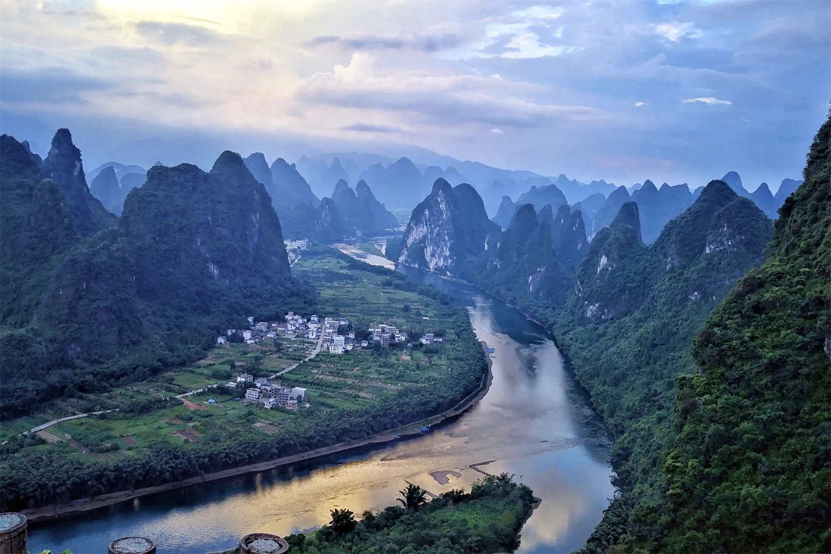 Private day Tour of Yangshuo Mountains - China Memory Trip